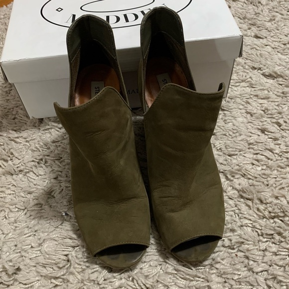 Steve Madden Block Heeled Tristy Bootie - Picture 2 of 5